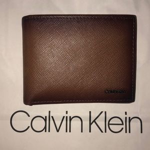 Barely used Calvin Klein Men’s wallet
